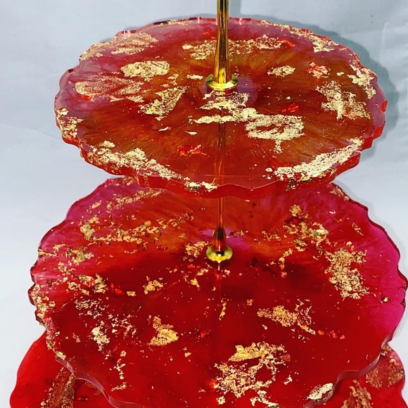 3 Tier Dessert Resin Tray - Red and Gold - Picture 3 of 4